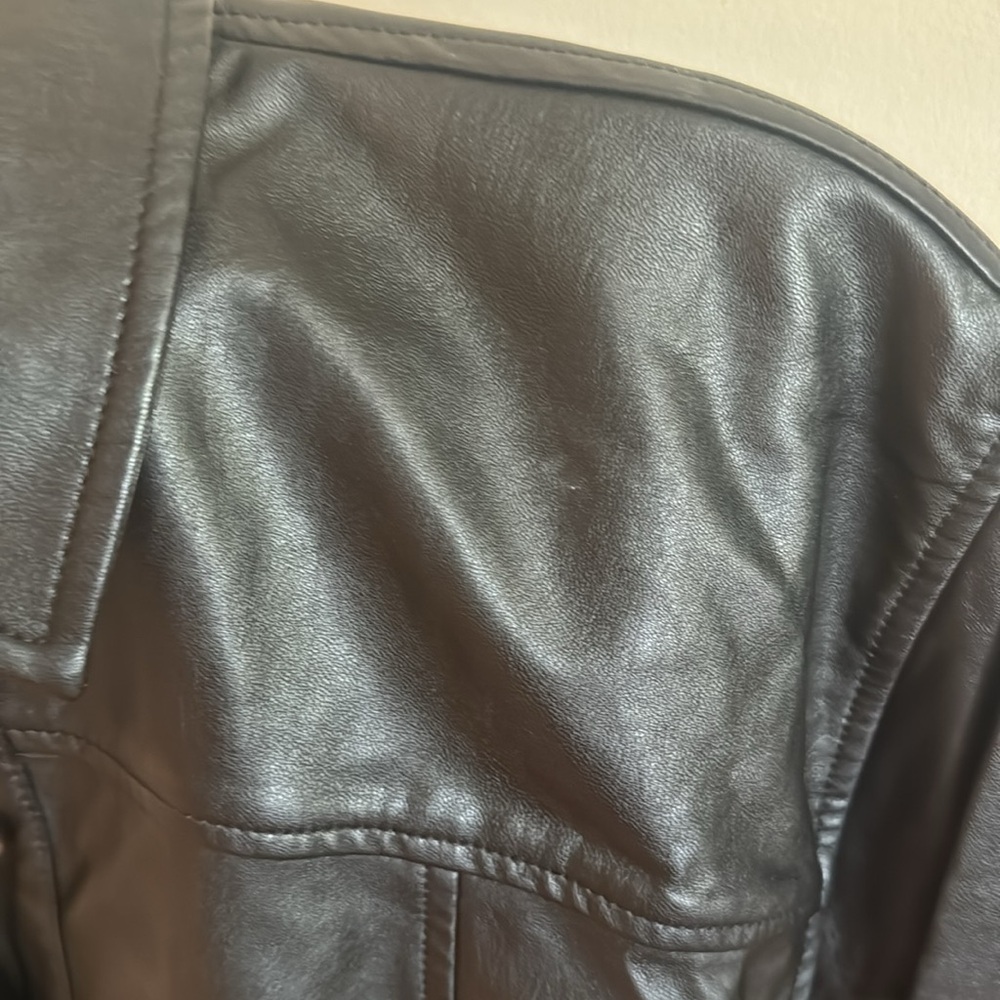x REVOLVE Amber Faux Leather Mini in Black
Free People size 2 - Picture 8 of 9